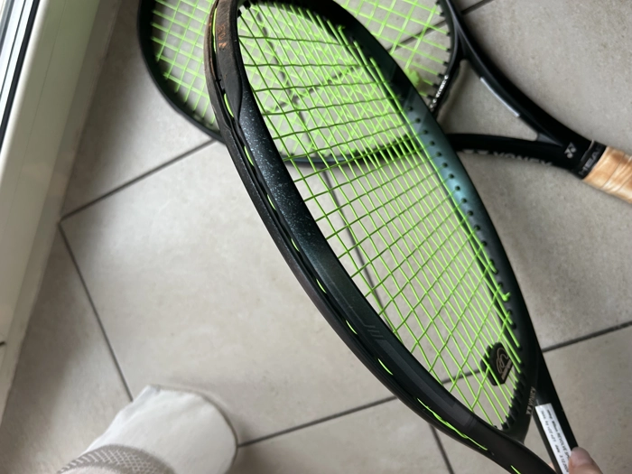 Yonex Ezone 100