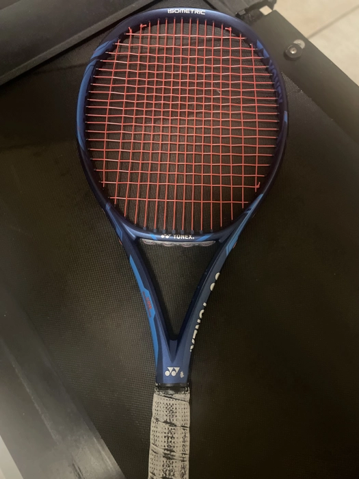 Vendo racchetta yonex