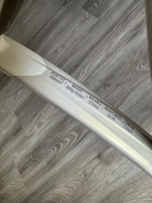 Coppia Yonex Vcore 100 Sand Beige L4