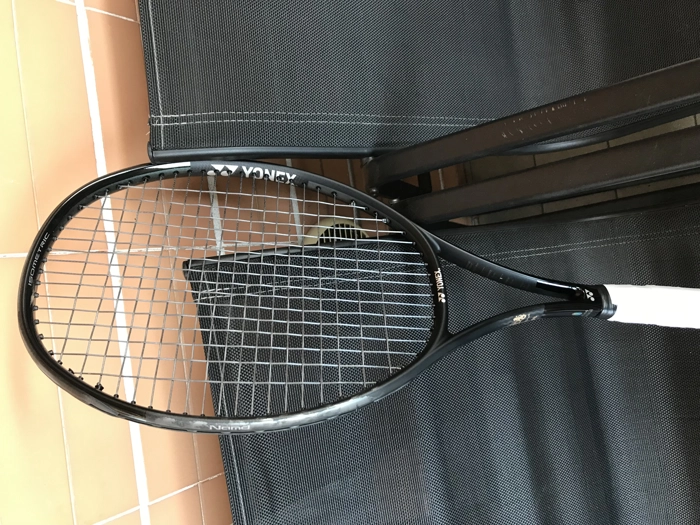 Vendo YONEX REGNA 98