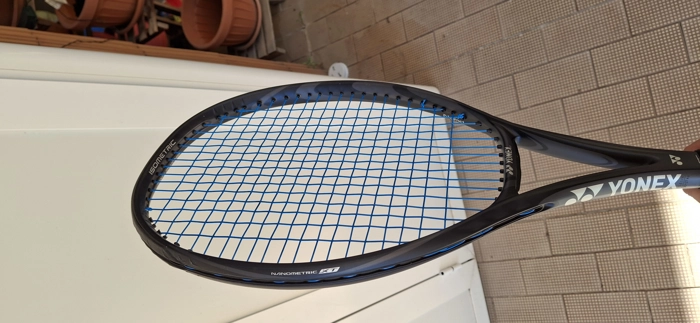 YONEX VCORE 100 GALAXY BLACK L2 300G