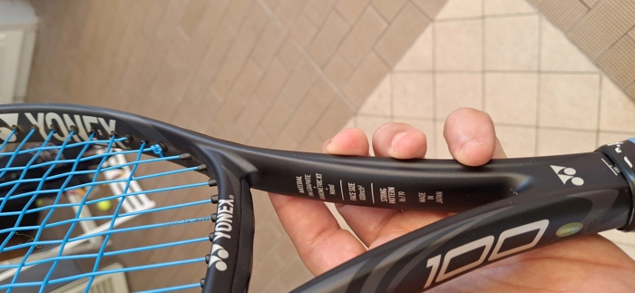 YONEX VCORE 100 GALAXY BLACK L2 300G