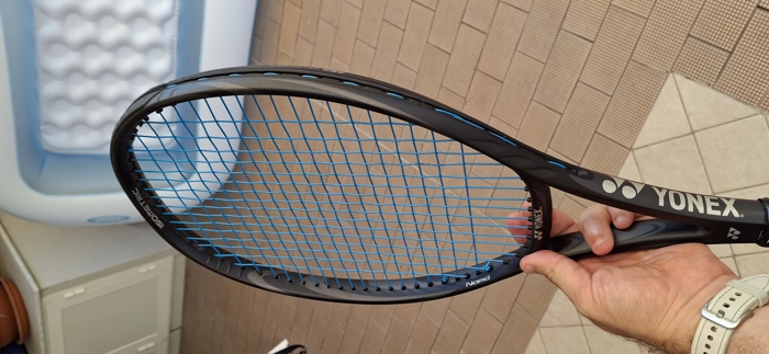 YONEX VCORE 100 GALAXY BLACK L2 300G