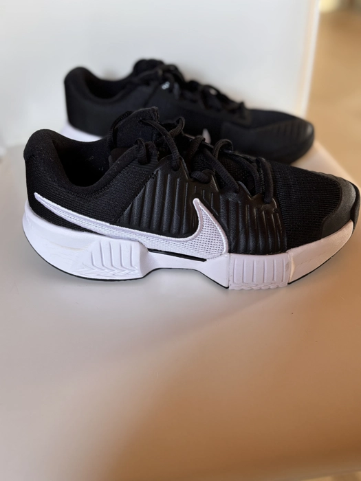 Vendo scarpe Nike GP CHALLENGE pro nr 39