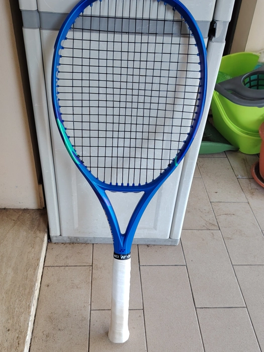 Yonex ezone 100 modello 2025 